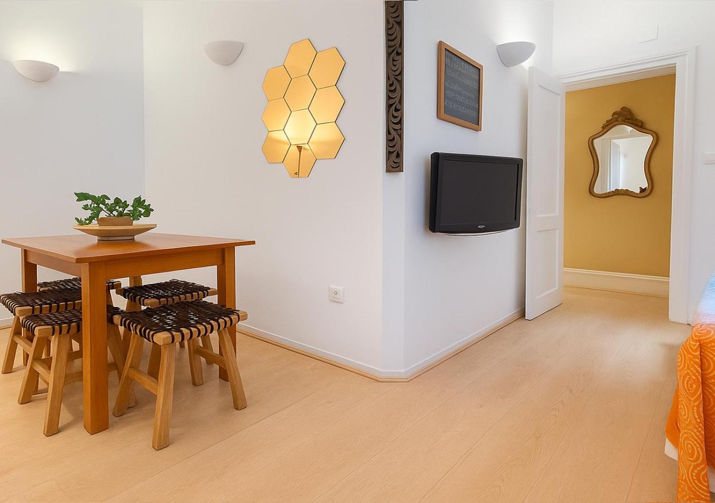 Santos In With River View Homestay